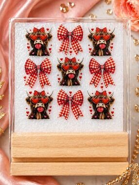 Highland Cow Acrylic Decor Cute Cow Valentine Hearts Kawaii Desk Decor Coquette